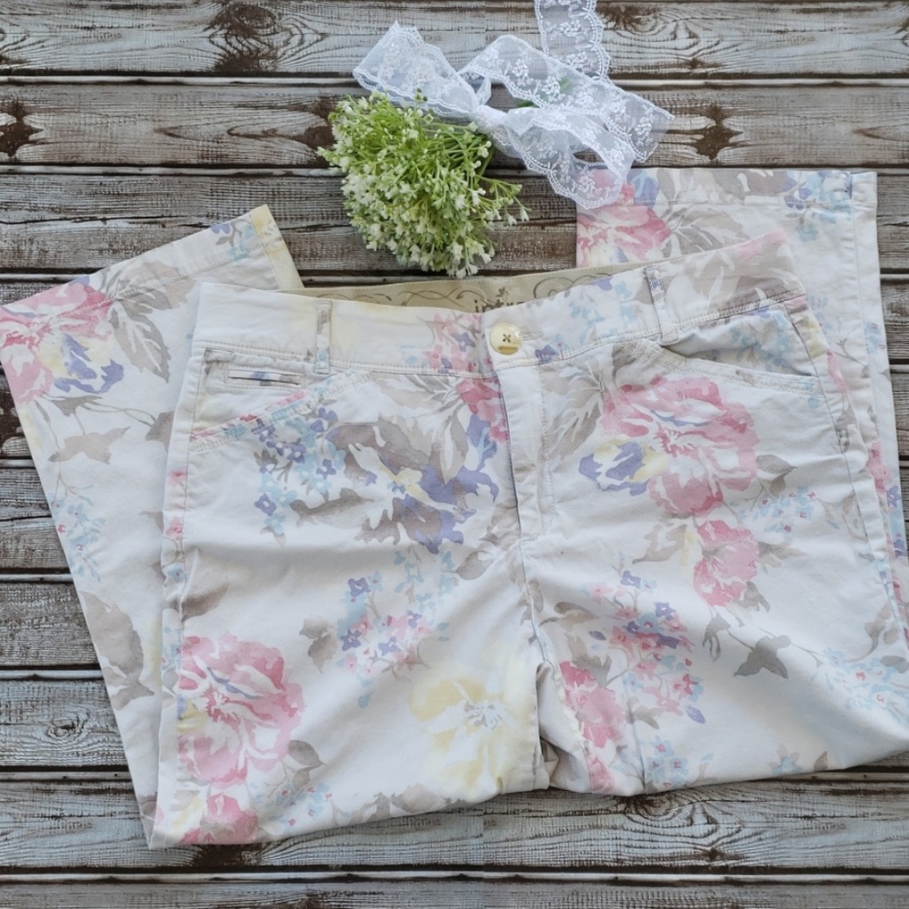 Intro/Jonathan Ross Floral Stretch Capris